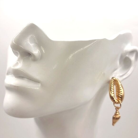 New Conch Seashell Golden Drop Earrings - Picture 2 of 7
